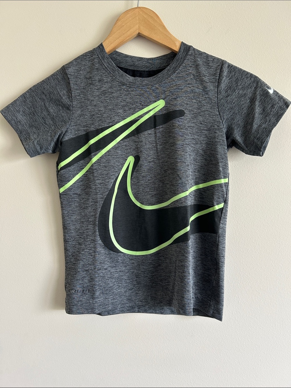 Nike Boys Swoosh Short Sleeve Shirt 6